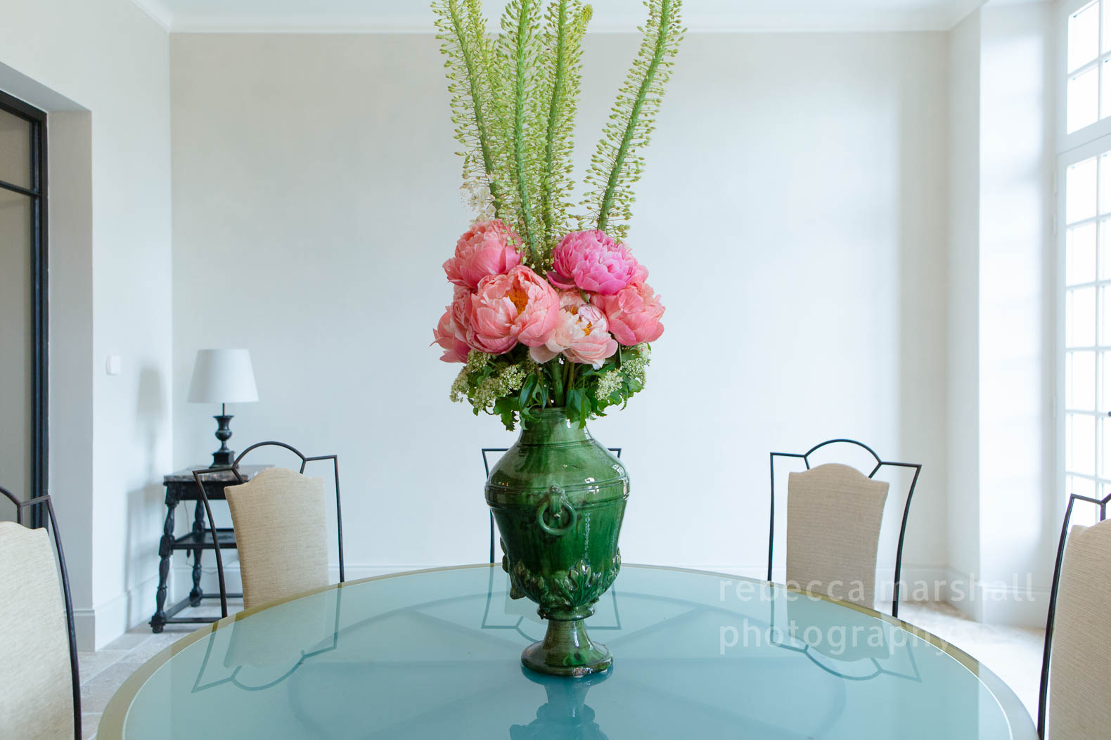 Cannes - a simple way to decorate the garden with luxurious flowers Cannes - a simple way to decorate the garden with luxurious flowers